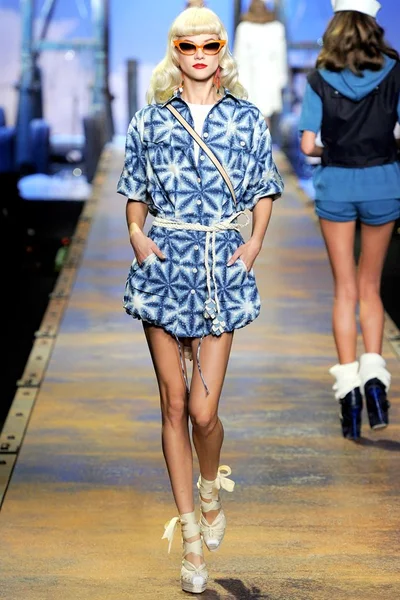 Look 14